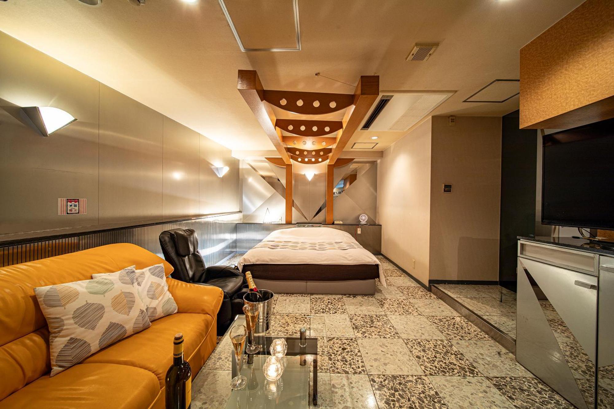 Towers Hotel - Adult Only - Осака Екстериор снимка