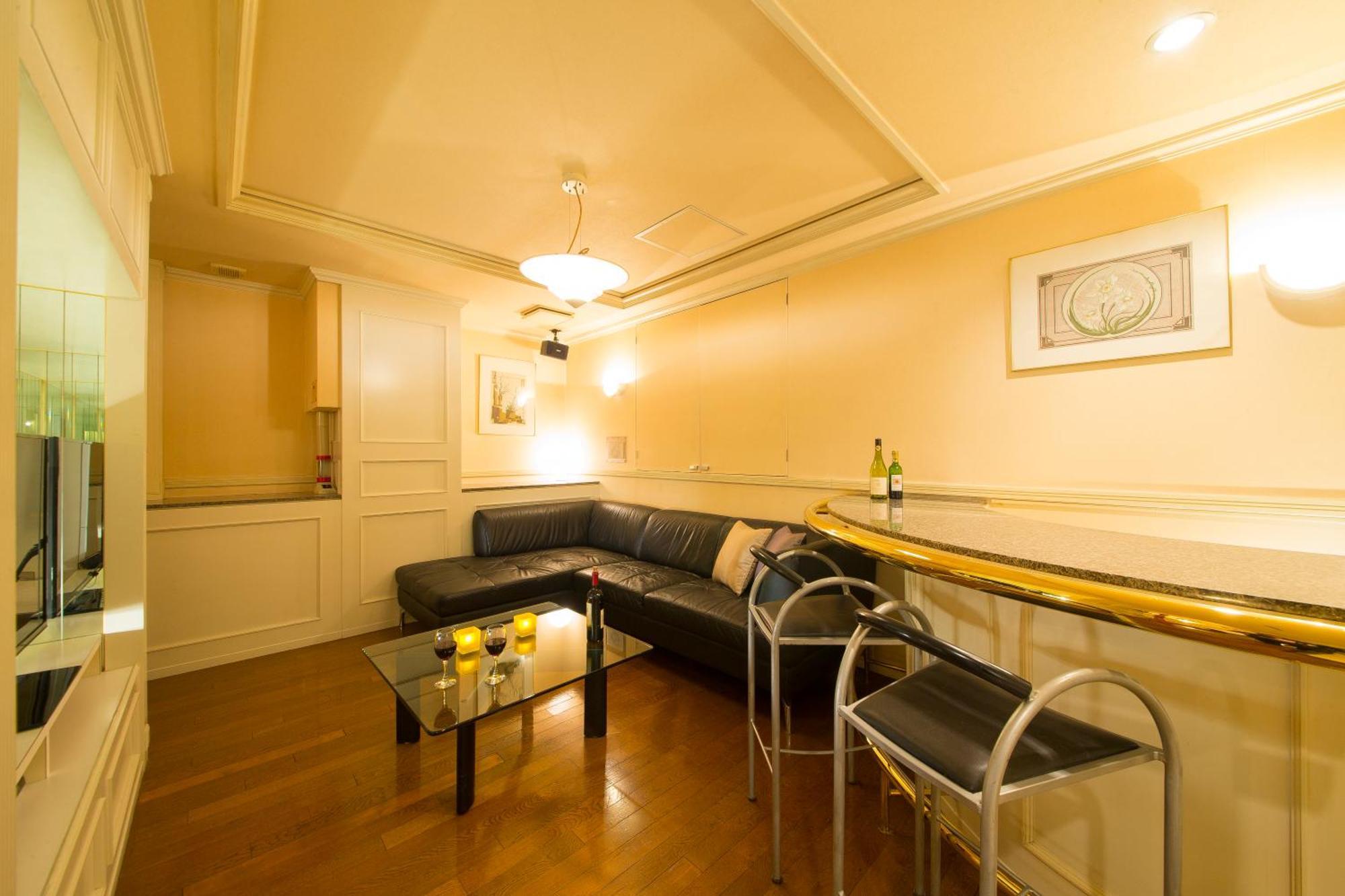Towers Hotel - Adult Only - Осака Екстериор снимка