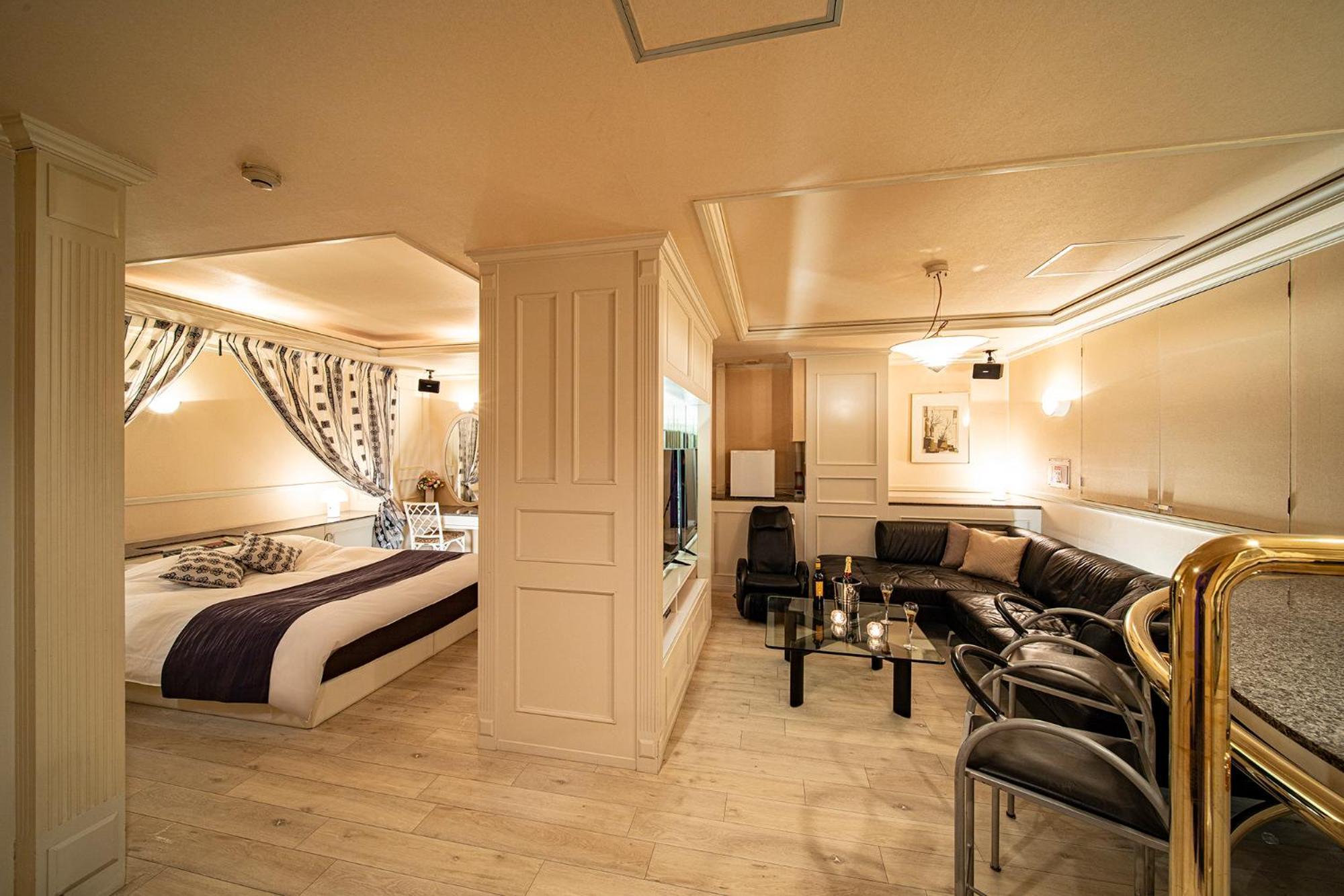 Towers Hotel - Adult Only - Осака Екстериор снимка