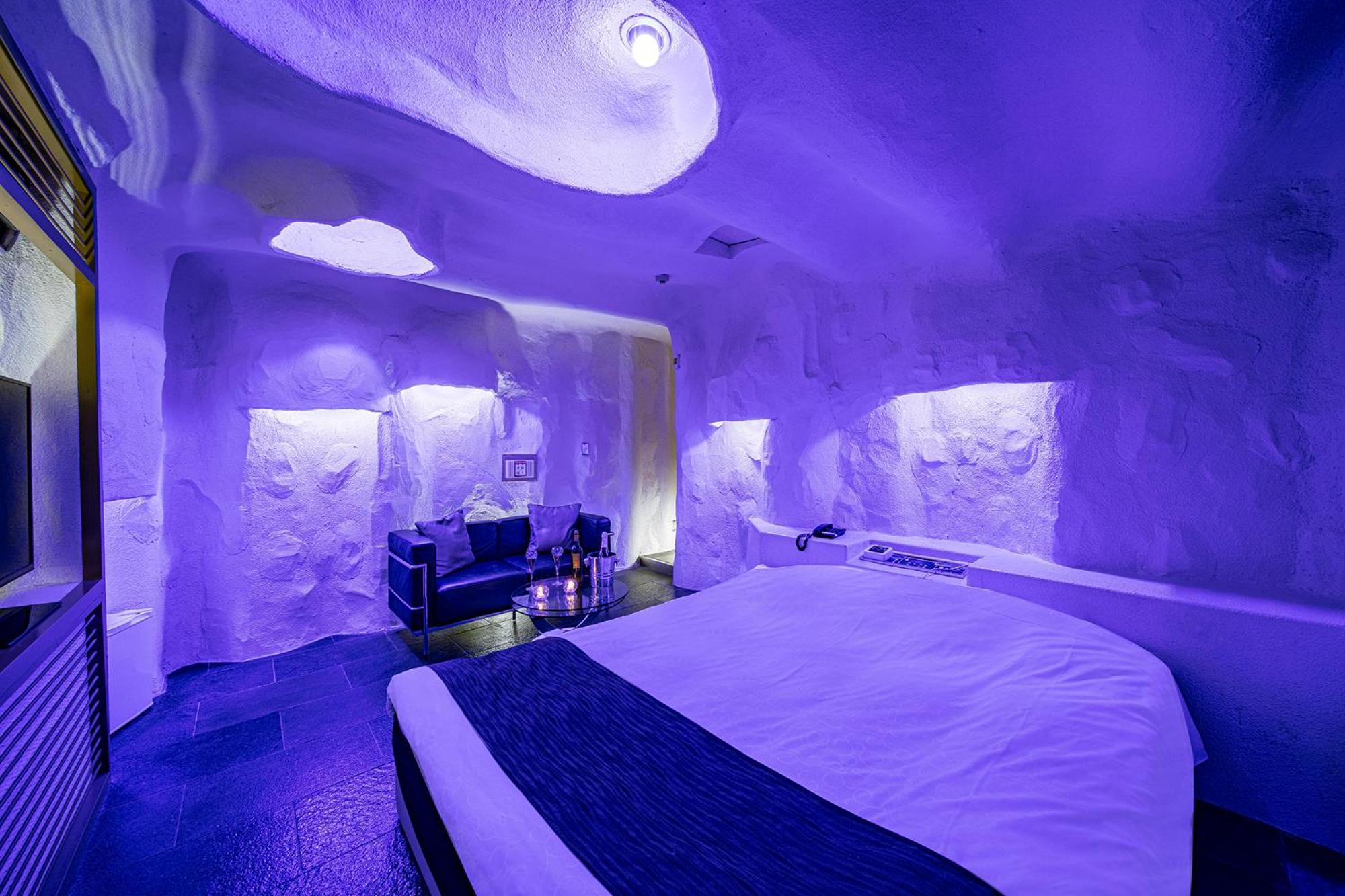 Towers Hotel - Adult Only - Осака Екстериор снимка