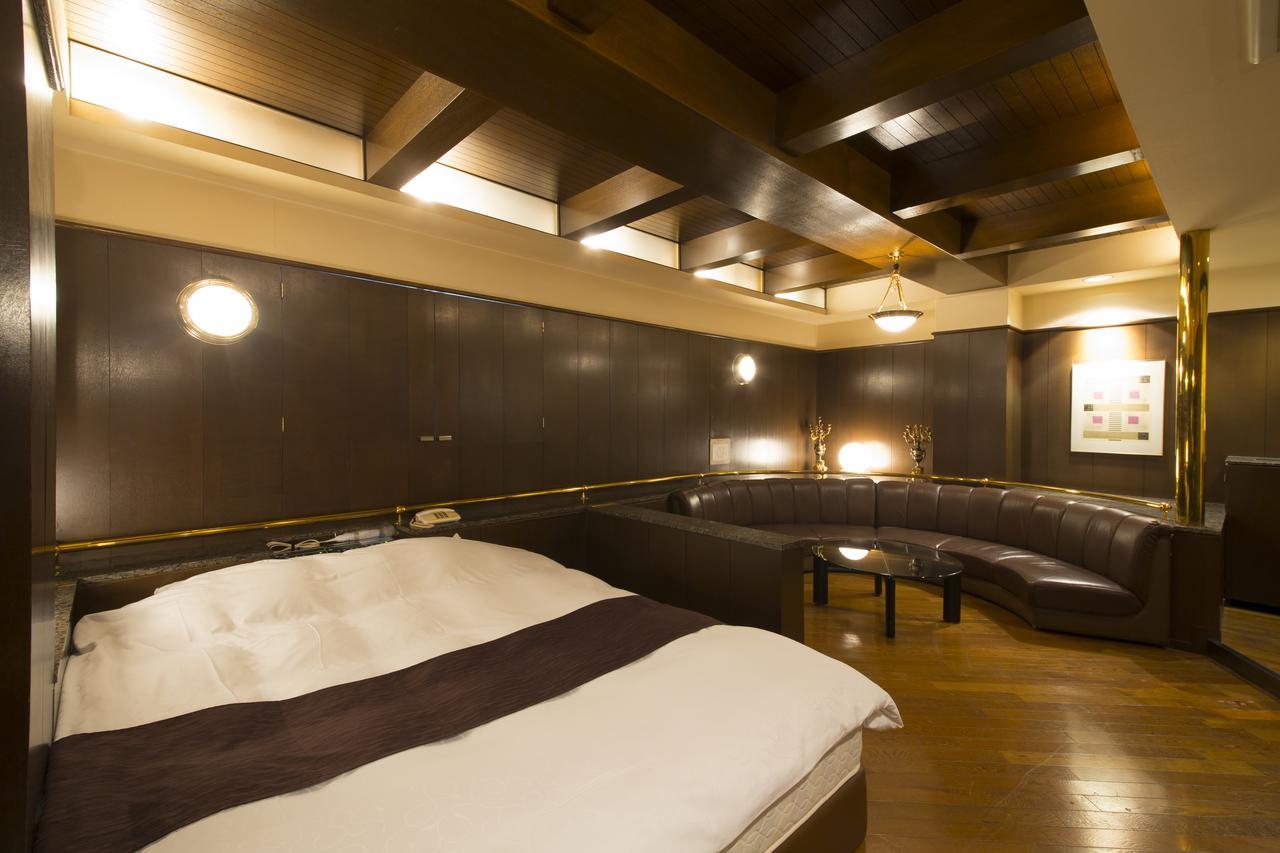 Towers Hotel - Adult Only - Осака Екстериор снимка