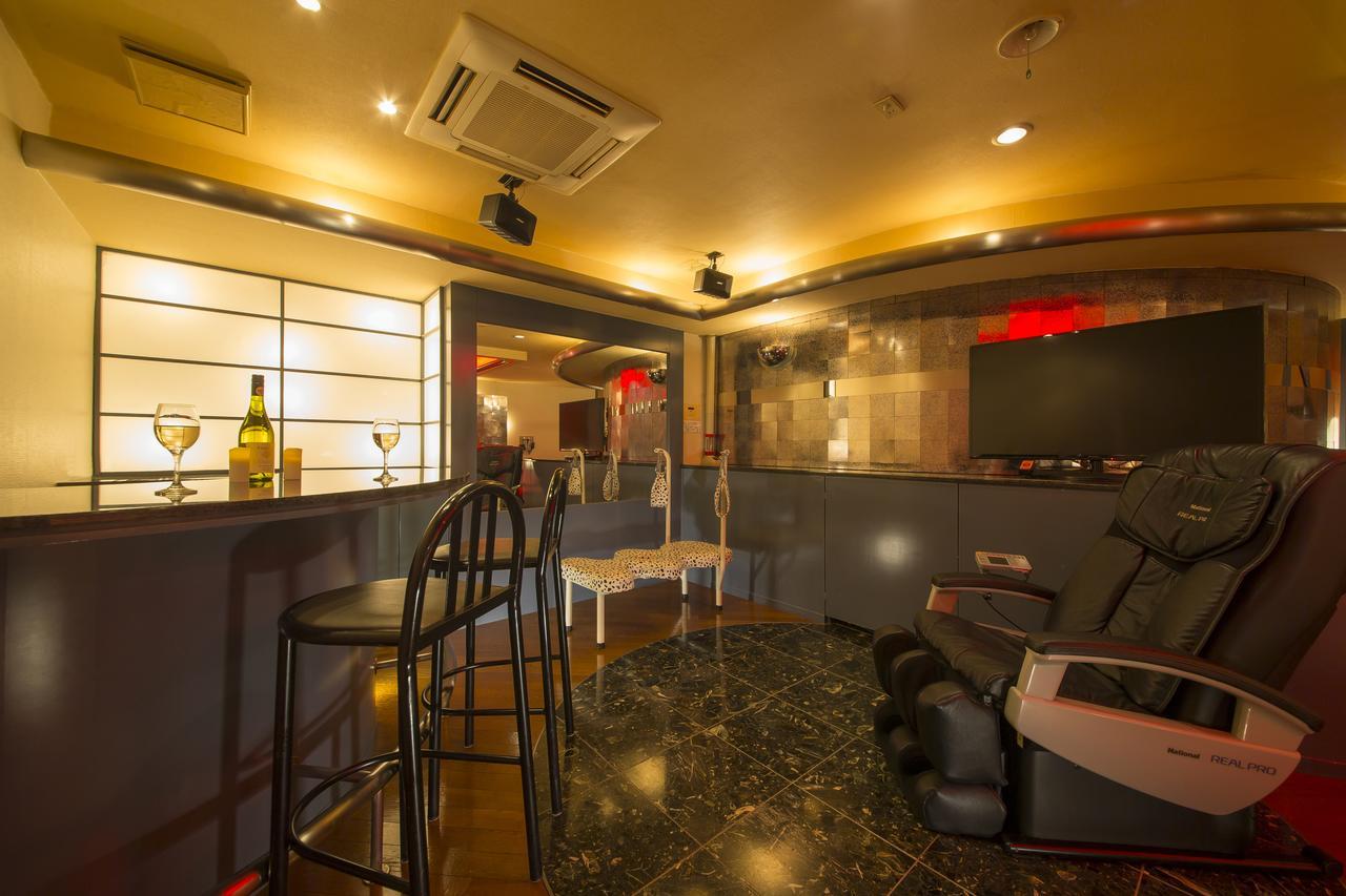 Towers Hotel - Adult Only - Осака Екстериор снимка